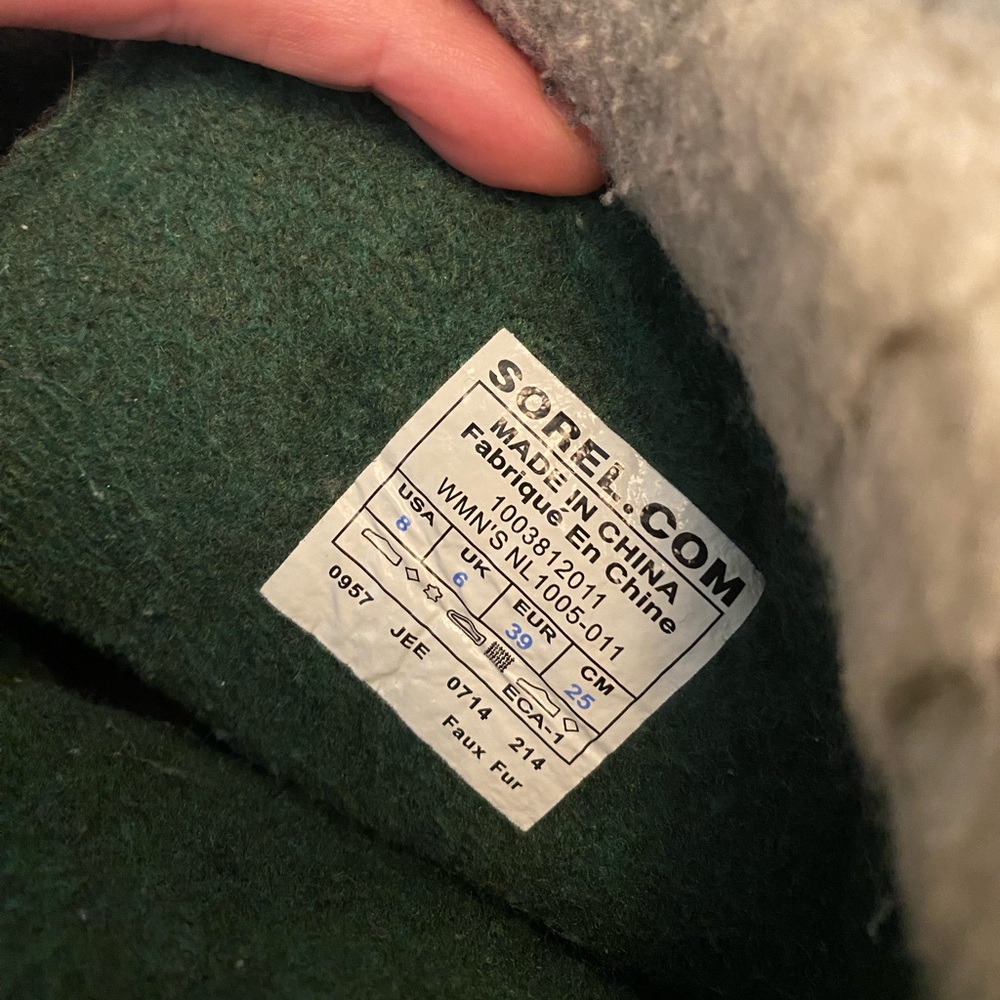 Sorel Caribou Black and Cream Snow Boots - Picture 5 of 6